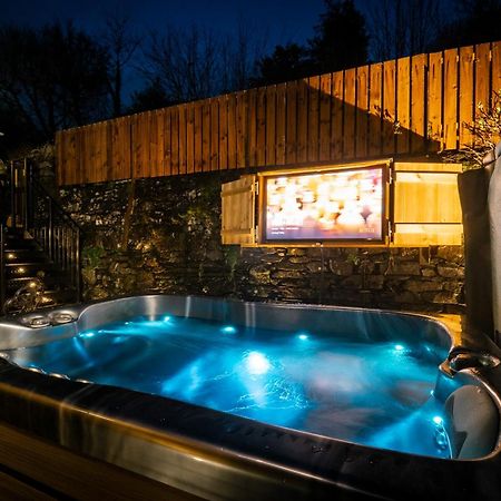 Stunning Cottage Grade 2 Listed With Parking And Hot Tub 보우네스온윈더미어 외부 사진