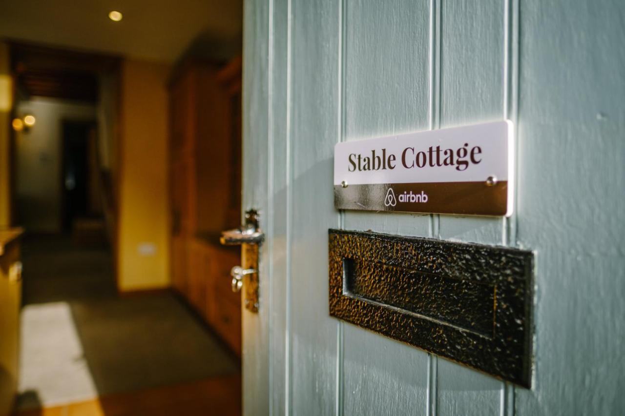 Stunning Cottage Grade 2 Listed With Parking And Hot Tub 보우네스온윈더미어 외부 사진