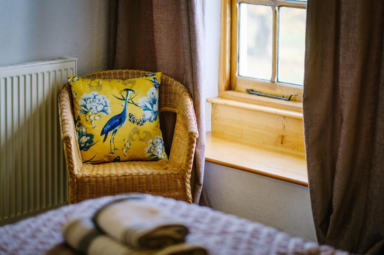 Stunning Cottage Grade 2 Listed With Parking And Hot Tub 보우네스온윈더미어 외부 사진