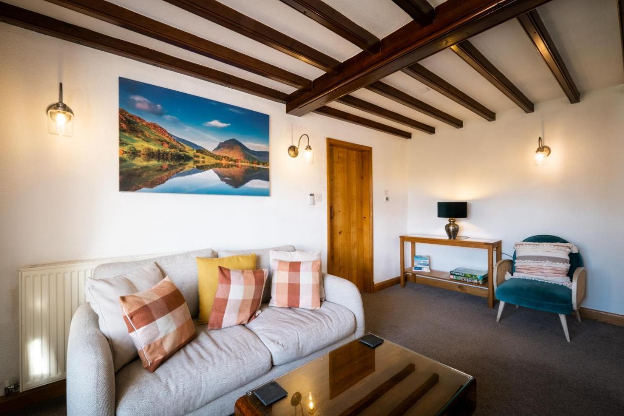 Stunning Cottage Grade 2 Listed With Parking And Hot Tub 보우네스온윈더미어 외부 사진