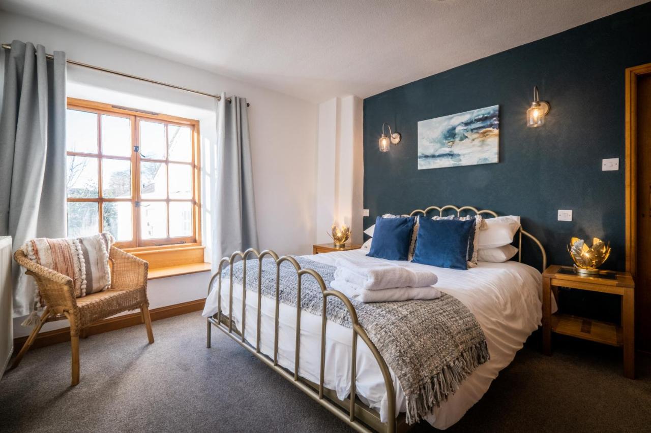 Stunning Cottage Grade 2 Listed With Parking And Hot Tub 보우네스온윈더미어 외부 사진