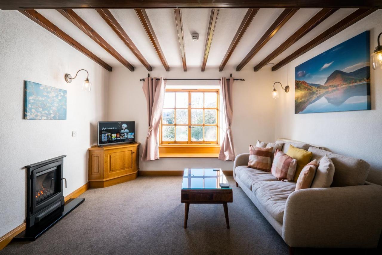 Stunning Cottage Grade 2 Listed With Parking And Hot Tub 보우네스온윈더미어 외부 사진