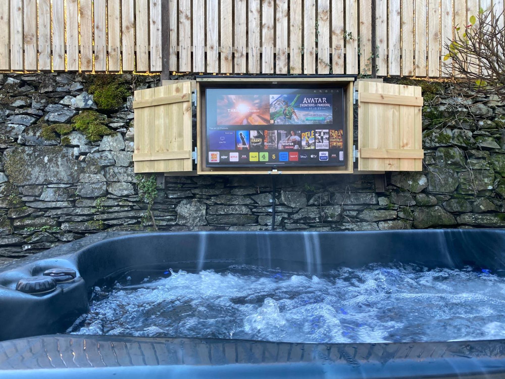 Stunning Cottage Grade 2 Listed With Parking And Hot Tub 보우네스온윈더미어 외부 사진